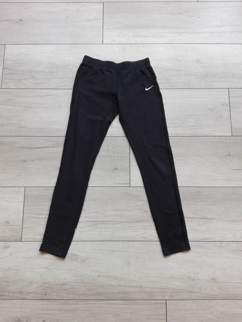 Nike oryginalne spodnie legginsy rozm 140