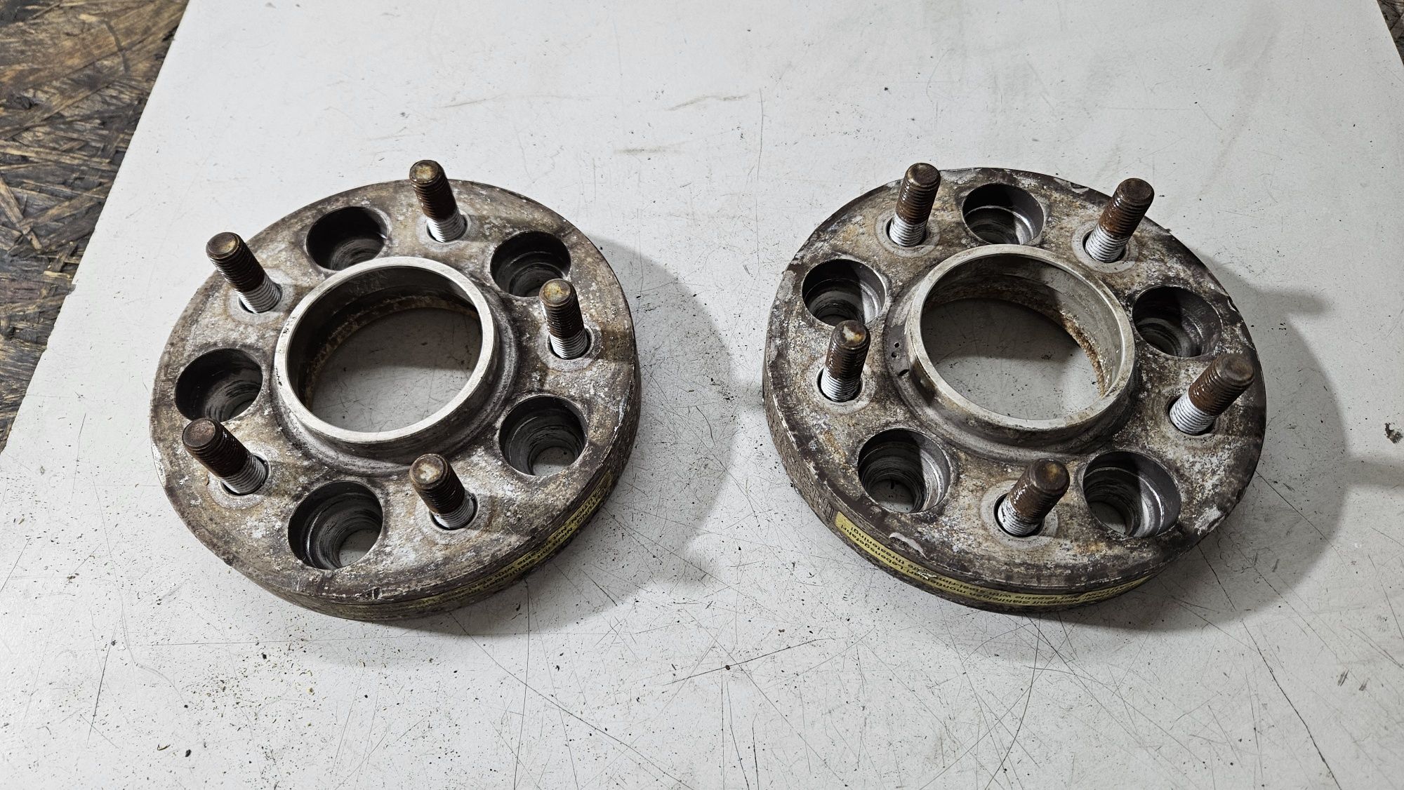 Dystanse adaptery 5x115 opel astra j IV 4 25mm 61mm