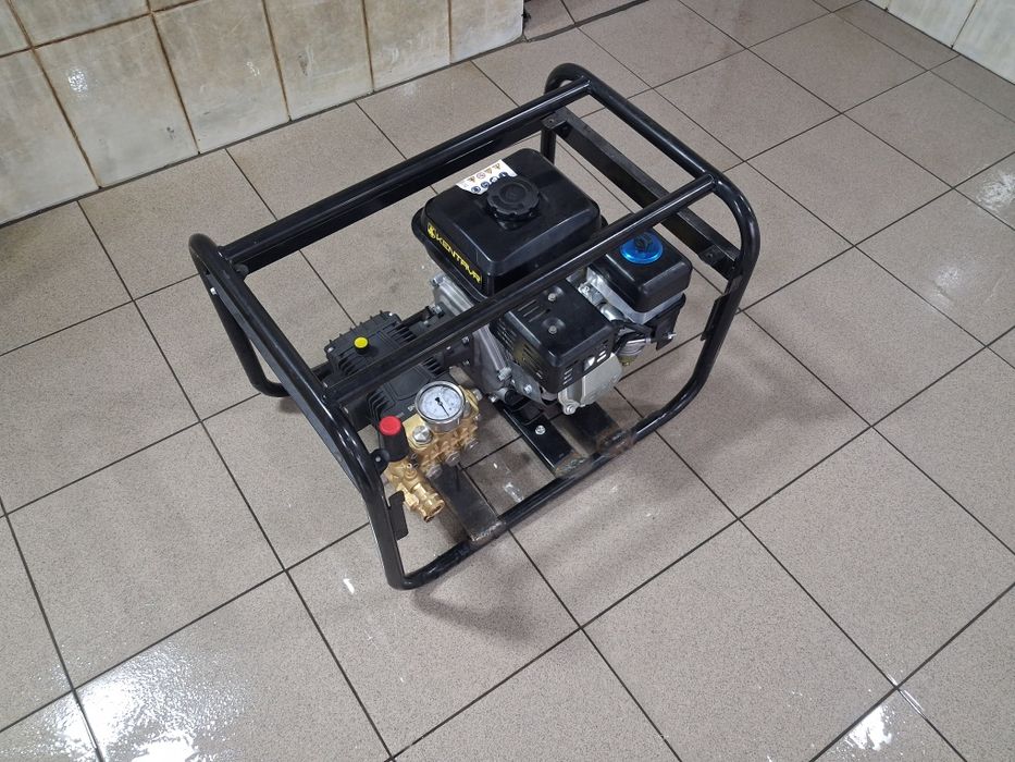 Продам бензинову мийку високого тиску