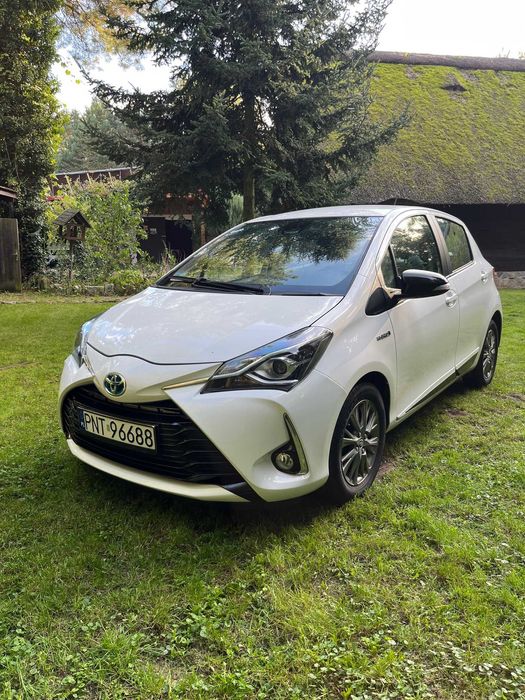 Toyota Yaris 2018 1.5 Hybryda automat