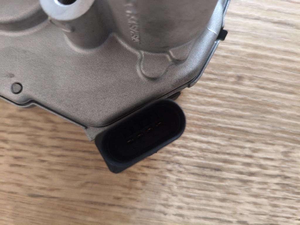 Sprzedam nastawnik  turbiny  audi A6C6