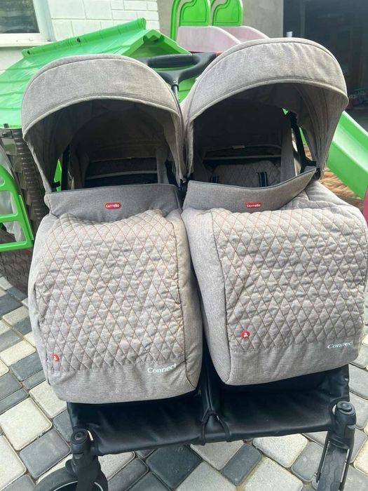 Прогулянкова коляска для двійні Carrello Connect