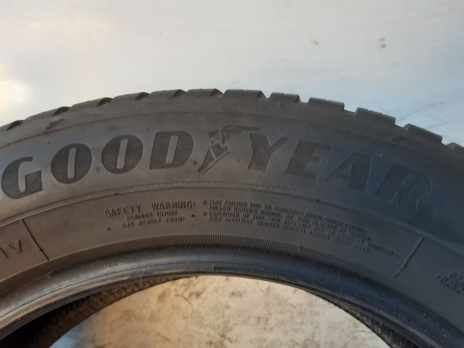 Całoroczne 225/55R17 Good Year 20r. Montaż