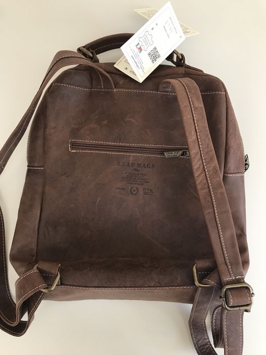 Mochila nova de pele