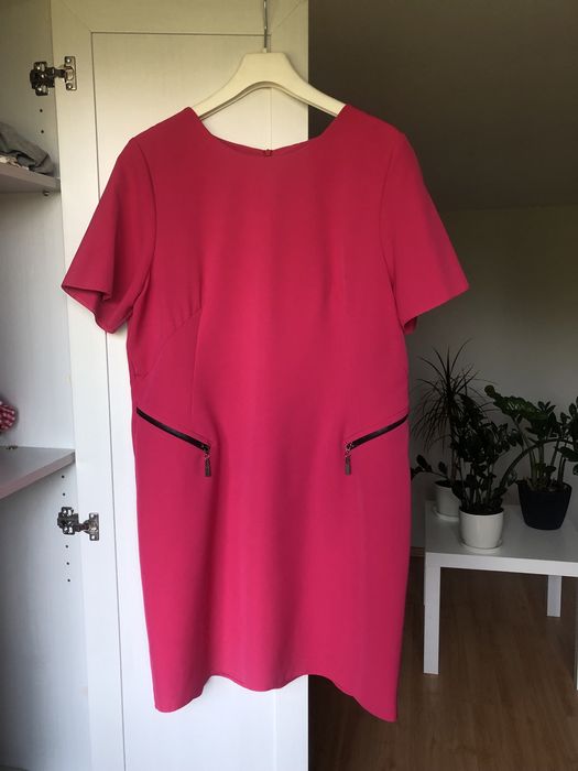 Rozowa sukienka fuksja wesele prosta zamki 46