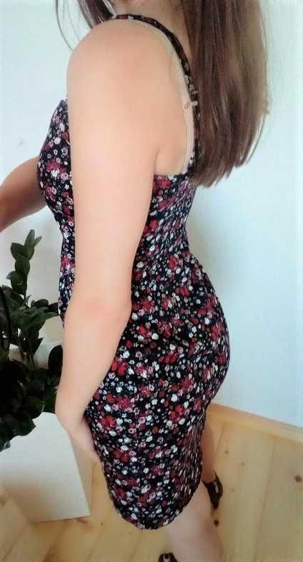 Czarna czerwona letnia sukienka mini w kwiaty Cache Cache XS S