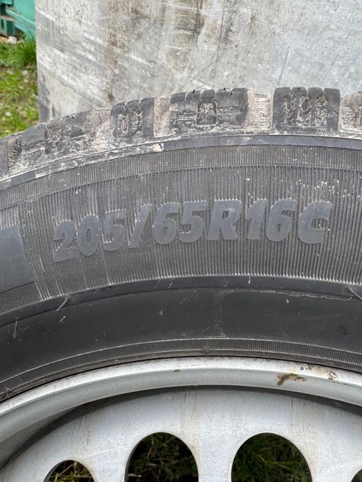 Koła z oponami Michelin Agilis Alpin R16