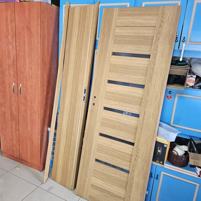 Drzwi Pol-Skone Sempre 70 cm złotych dąb z futryną