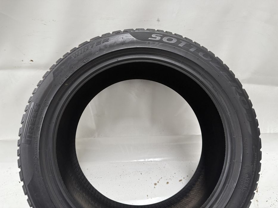 235/45/18 Pirelli Sottozero 3  94V 2020R