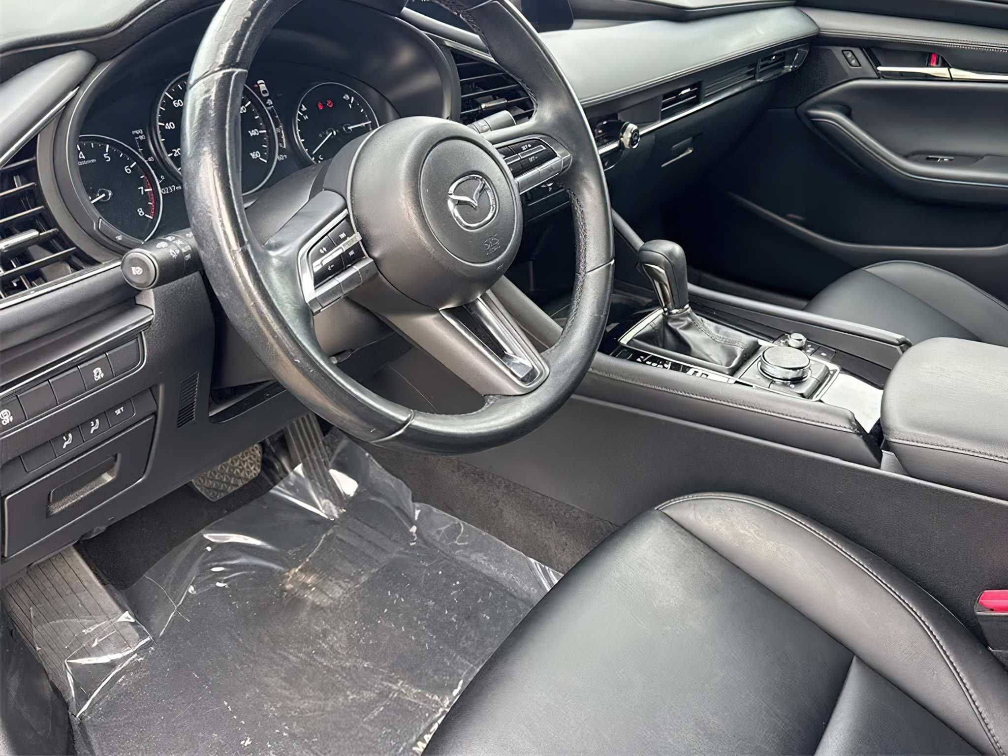Mazda 3     2022