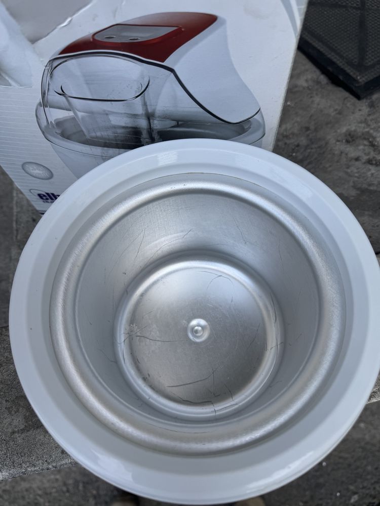 Морожениця Elbee 24900 ICY