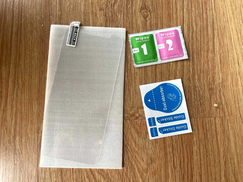 Capa preta e pelicula protector ecrã para iPhone XS (vidro temperado)