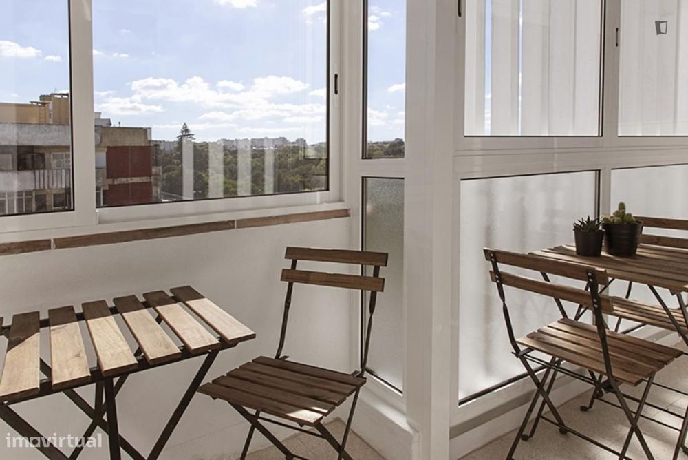 Quarto - localizado em Lumiar Lisbon