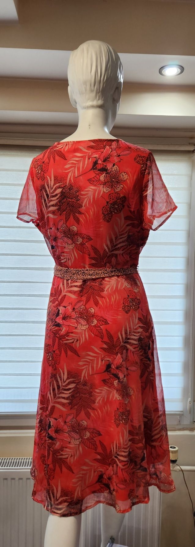 Nowa czerwona sukienka letnia w kwiaty  Ariston rozmiar M