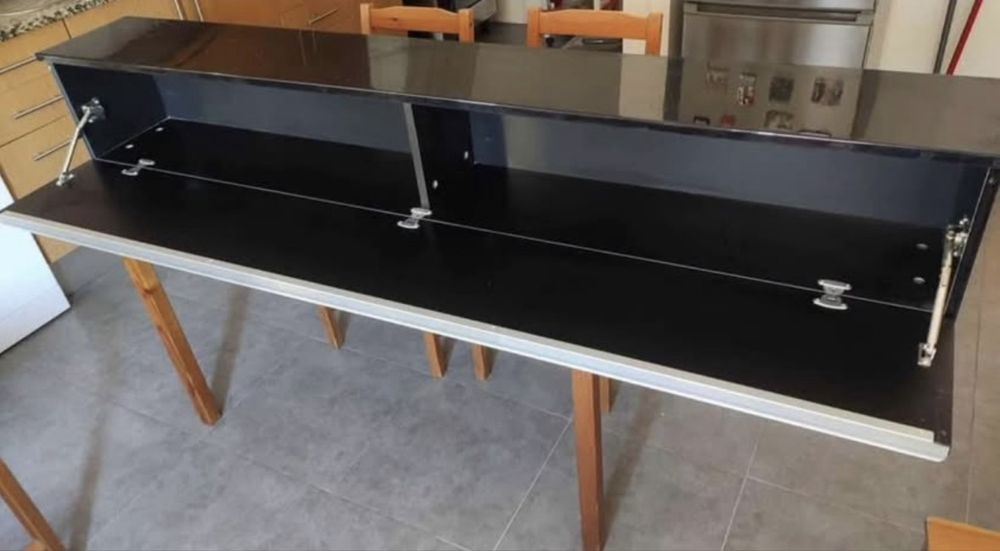 Móvel suspenso hall