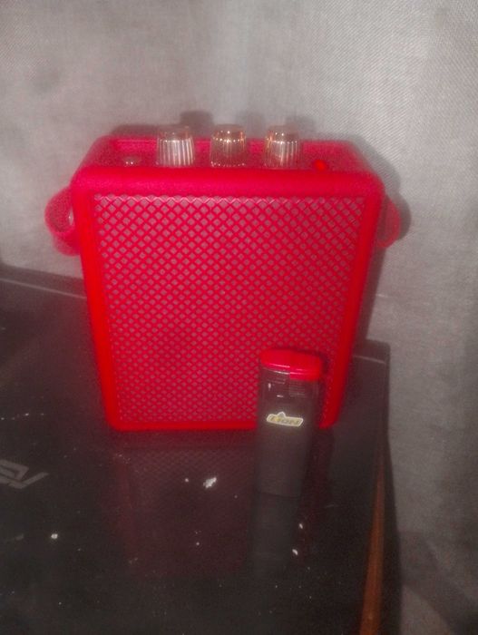 Продам блютуз колонку!!