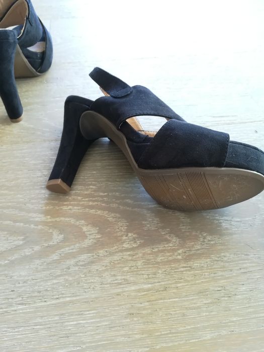 Sandálias Xti novas