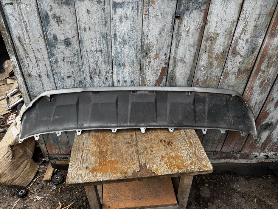 Накладка переднего бампера спойлер Audi Q7