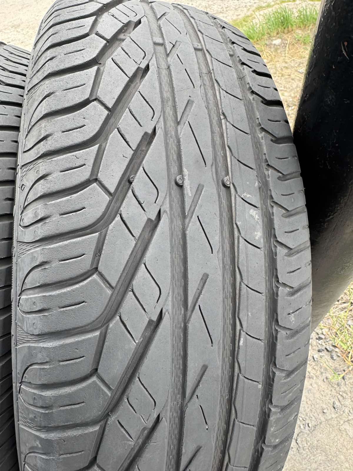 Літні шини Uniroyal 215/65 R16