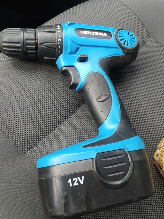 Шуруповерт 12v , 18v з акамуляторами