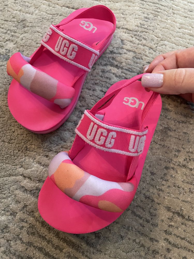 Босоніжки UGG  оригінал устілка 18,5 см