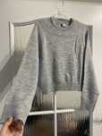 Nowy klasyczny szary sweter