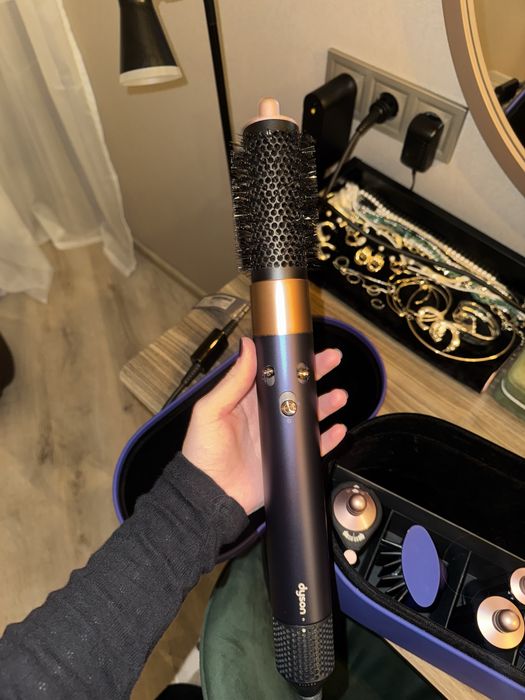 Продам стайлер Dyson