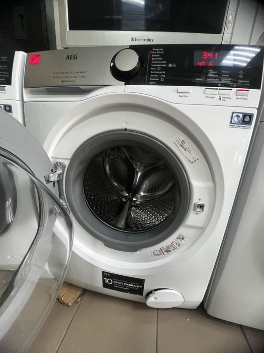 Пральна машина AEG 9 кг