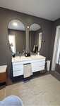 Movel wc com lavatorio duplo e torneiras