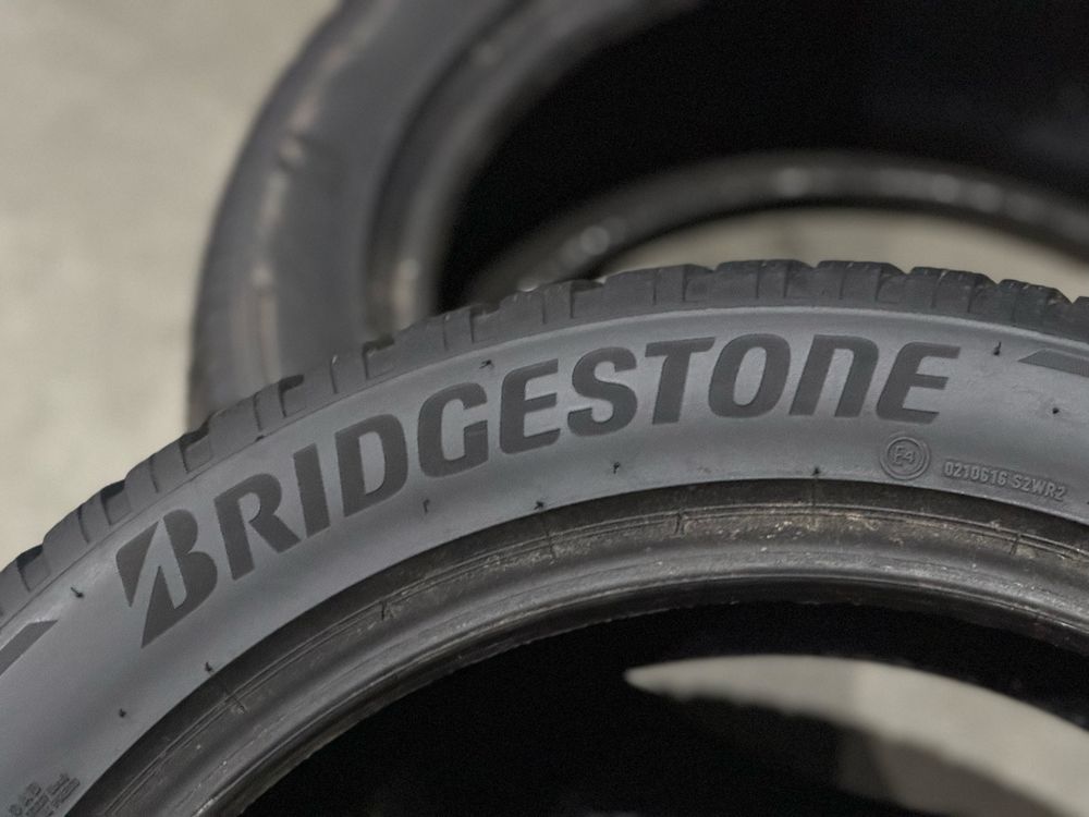 275/45 R21 110V Bridgestone Blizzak LM005 | Пара | Зима | Італія |