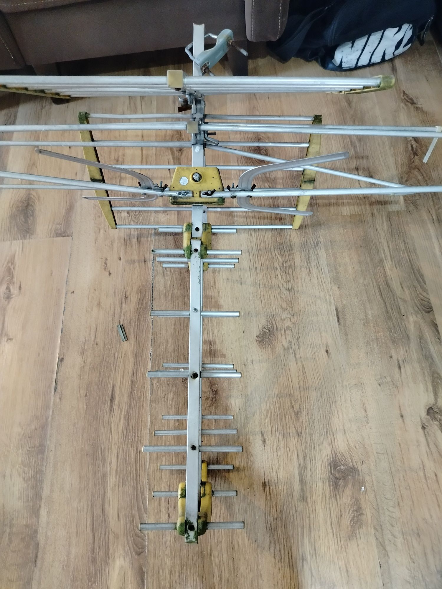 Antena DVB-T satelitarne żółty