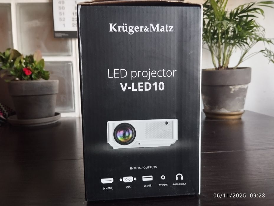 Nowy projektor Krüger&Matz V-LED10 LED Full HD – bez kabla