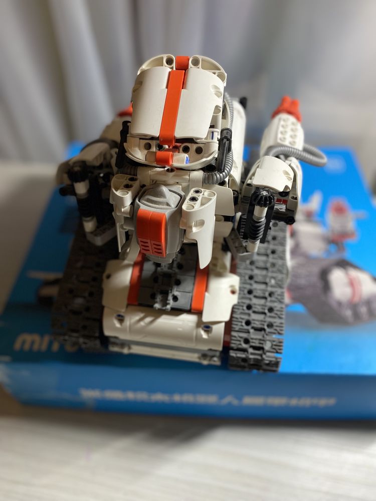 Продам робота-конструктора  Mi Robot Builder