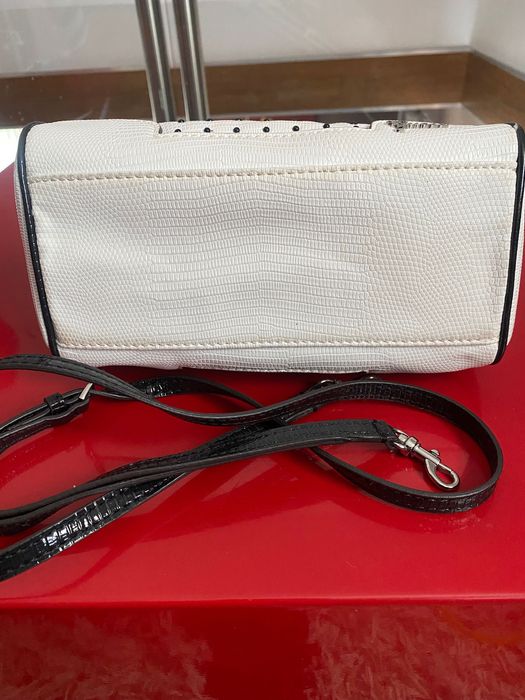 Torebka Guess czarno- biała na lato