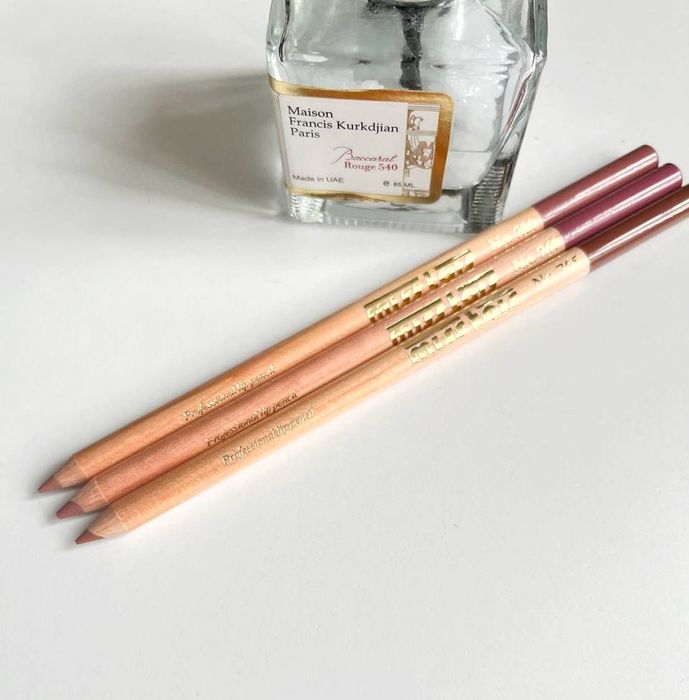 Олівці для губ Miss Tais. Golden Rose для губ в трендових відтінках