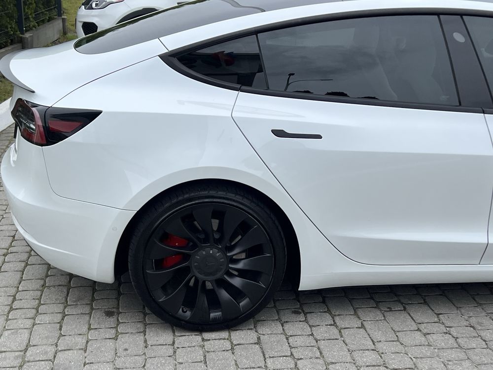 Продам Tesla 3 PERFORMANCE