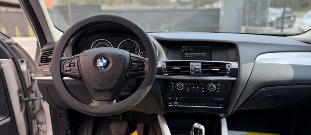 Продам бмв х3. 2 бензин.