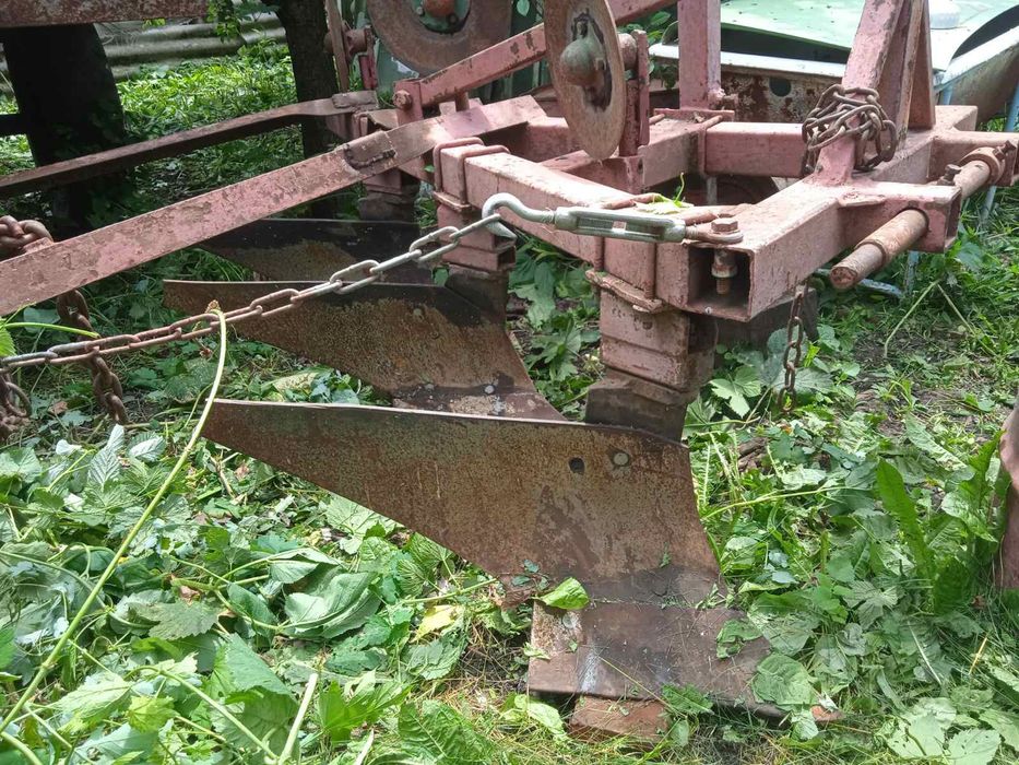 Продам плуг 3х корпусний до міні трактора