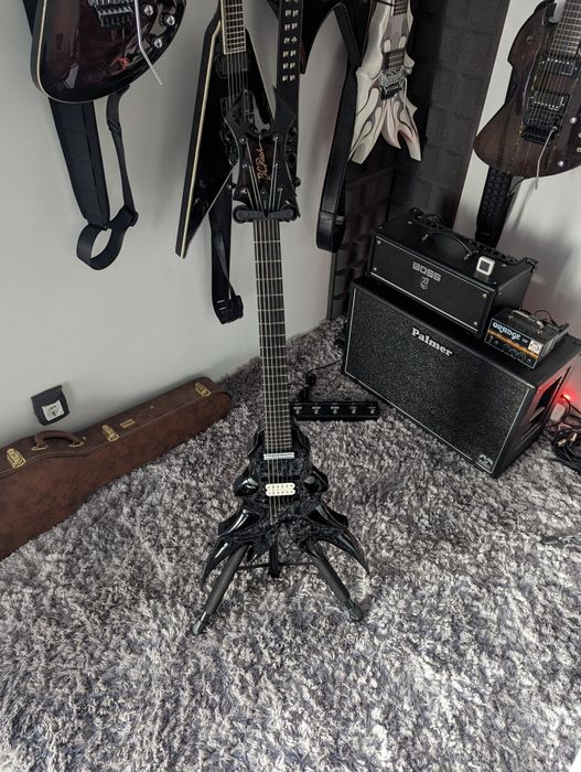 B.C. Rich Draco Onyx + Dimarzio Super distortion (DP100)