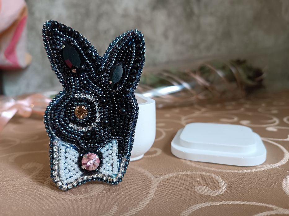 Авторські Патріотичні Брошки з бісеру та каміння