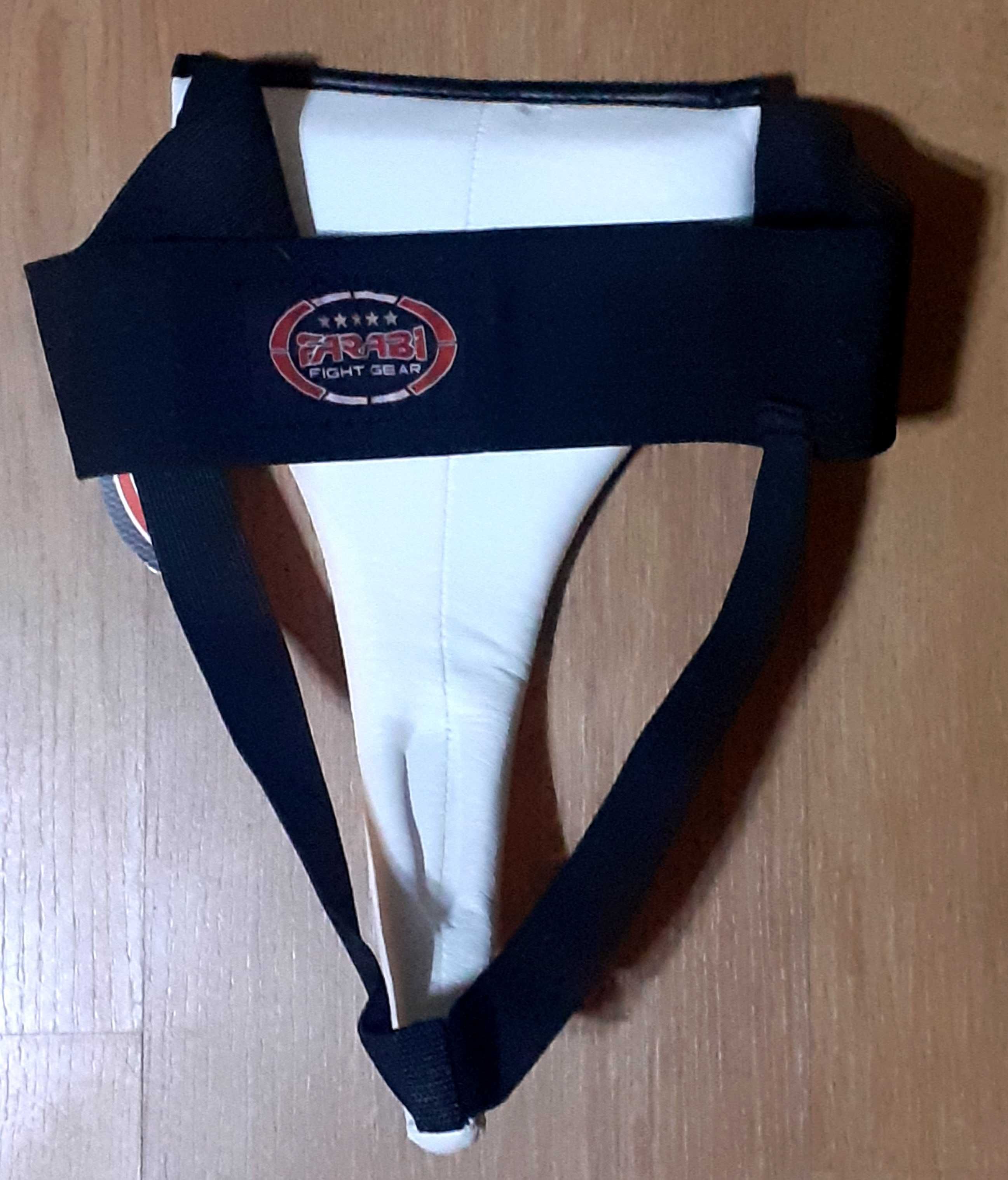 Damski ochraniacz na krocze do karate