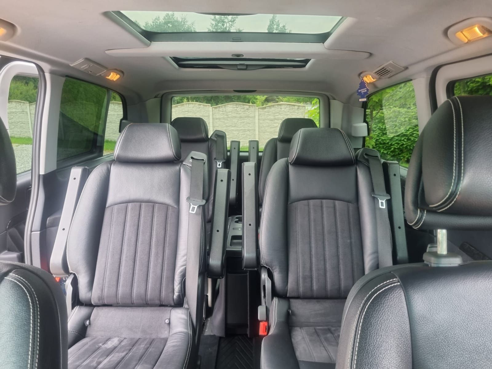 Wynajem busa Mercedes Viano 6 osob