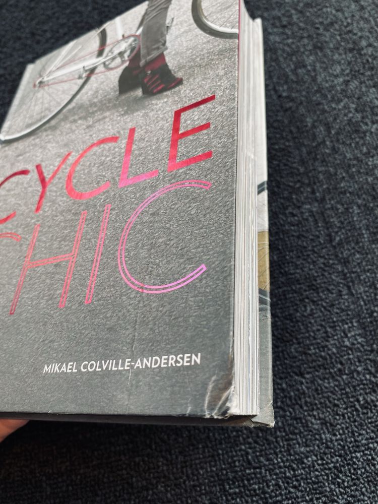 Thames & Hudson Cycle Chic. Mikael Colville-Andersen album