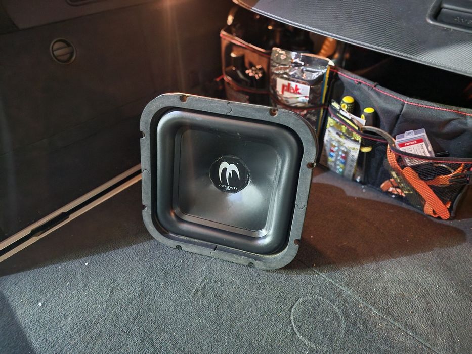 Skrzynia basowa subwoofer tuba Głośnik 30 cm Crunch Kwadrat Car Audio