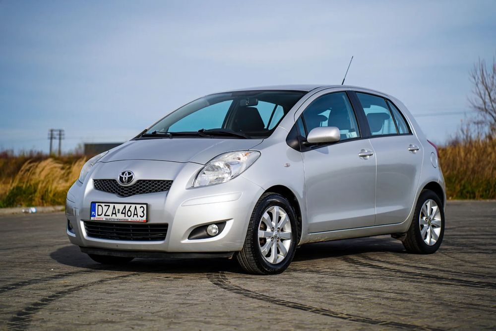 Toyota Yaris Zadbana, 2 komplety kół.