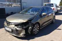 Toyota Corolla niski przebieg13168km rok 2022 Faktura VAT 23% Cena netto: 30000,00 zł