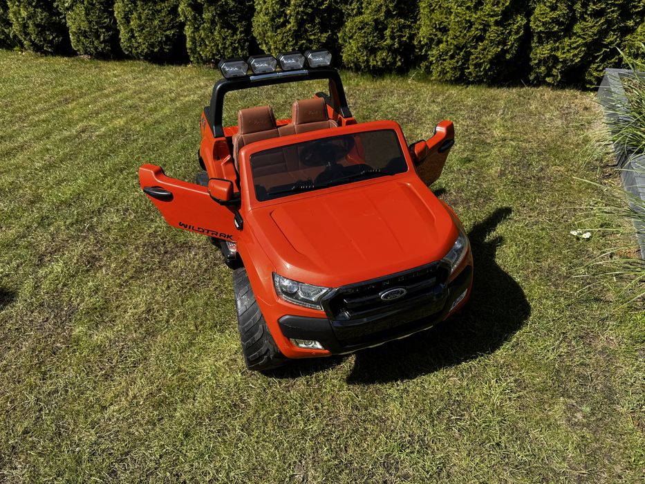 Samochod na akumulator Ford 4x4