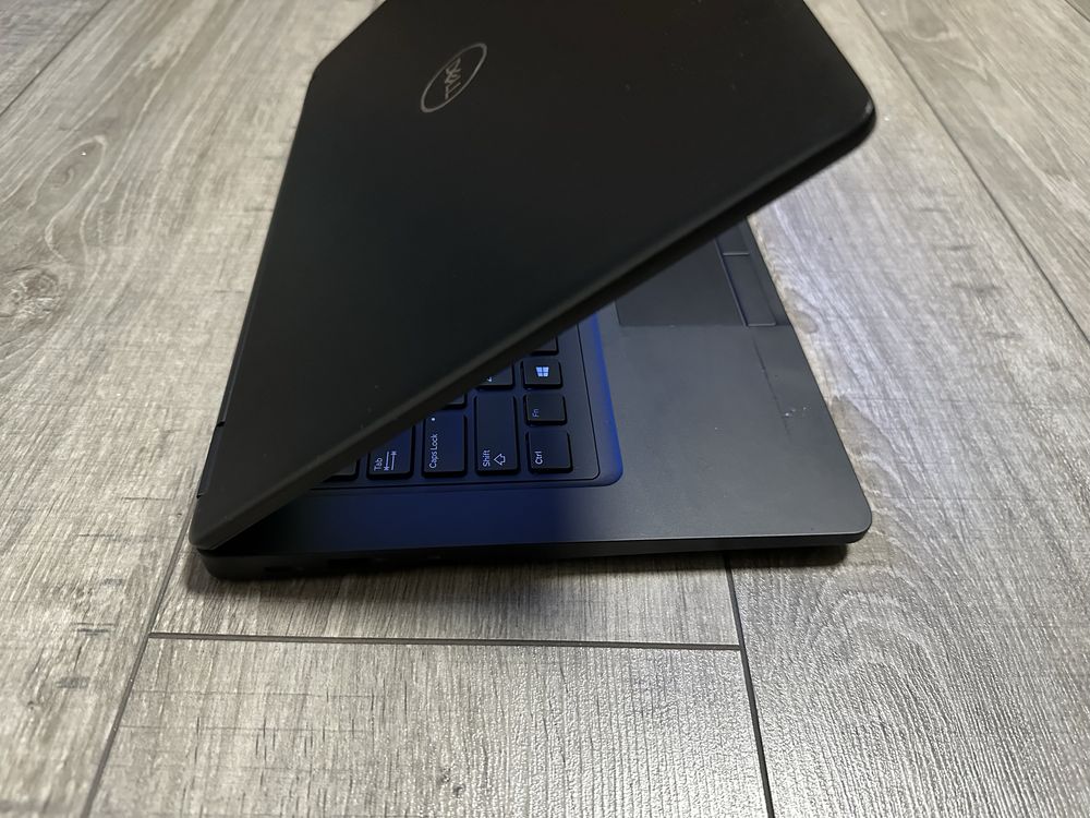 Ноутбук Dell Latitude 5490