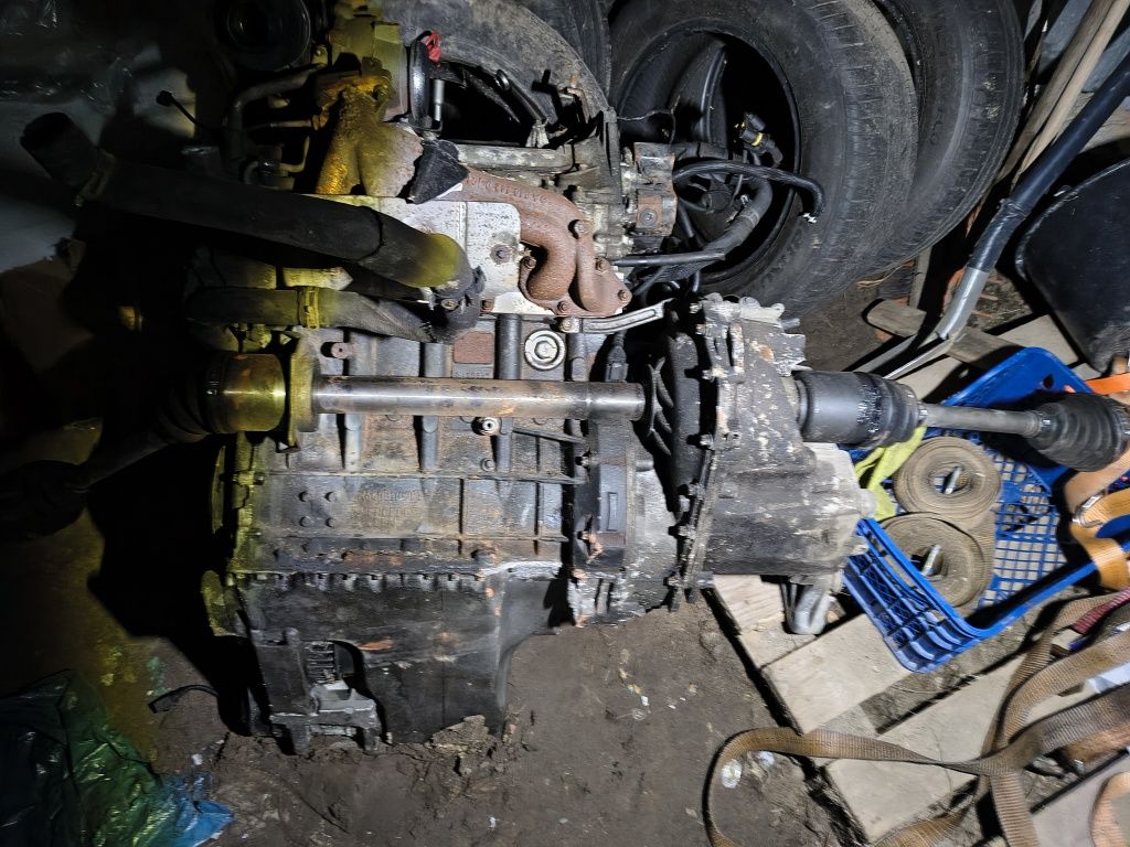Mercedes B Clasa, Cały lub części