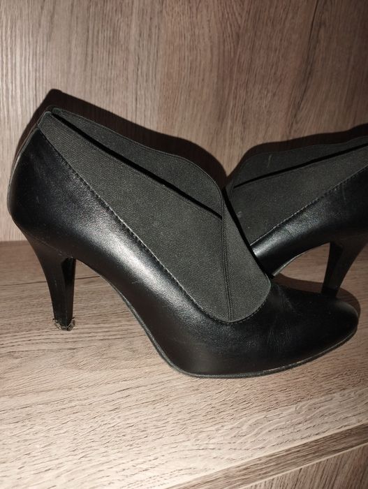 Eleganckie botki na szpilce